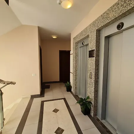 Apartment Spacious For Five Guests