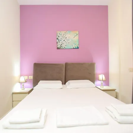 Apartment Spacious For Five Guests *
